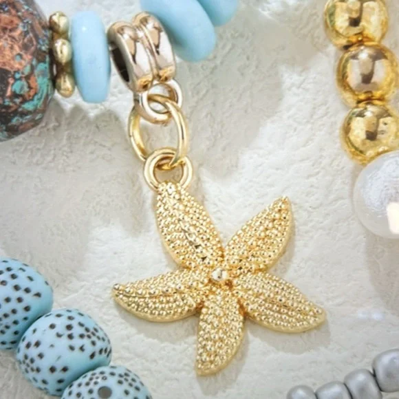 Only 1 remaining! 😊 Elegant Blue Beaded bracelet. 🌸 - Picture 5 of 5